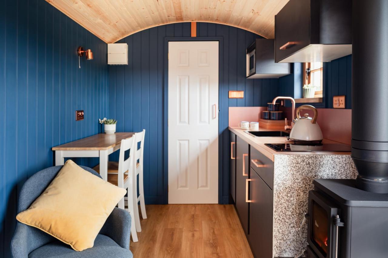 Highland Shepherd Huts เนธีบริดจ์ ภายนอก รูปภาพ