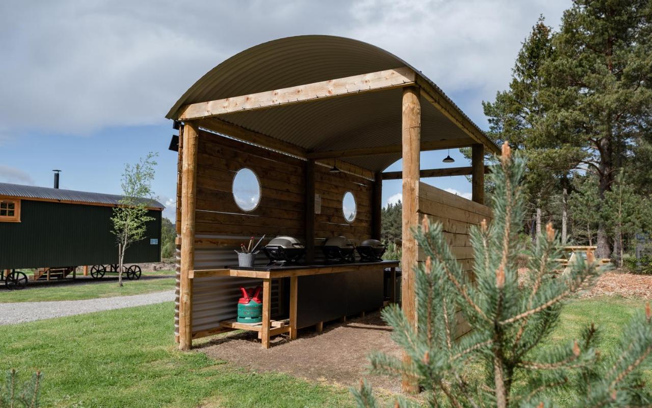 Highland Shepherd Huts เนธีบริดจ์ ภายนอก รูปภาพ