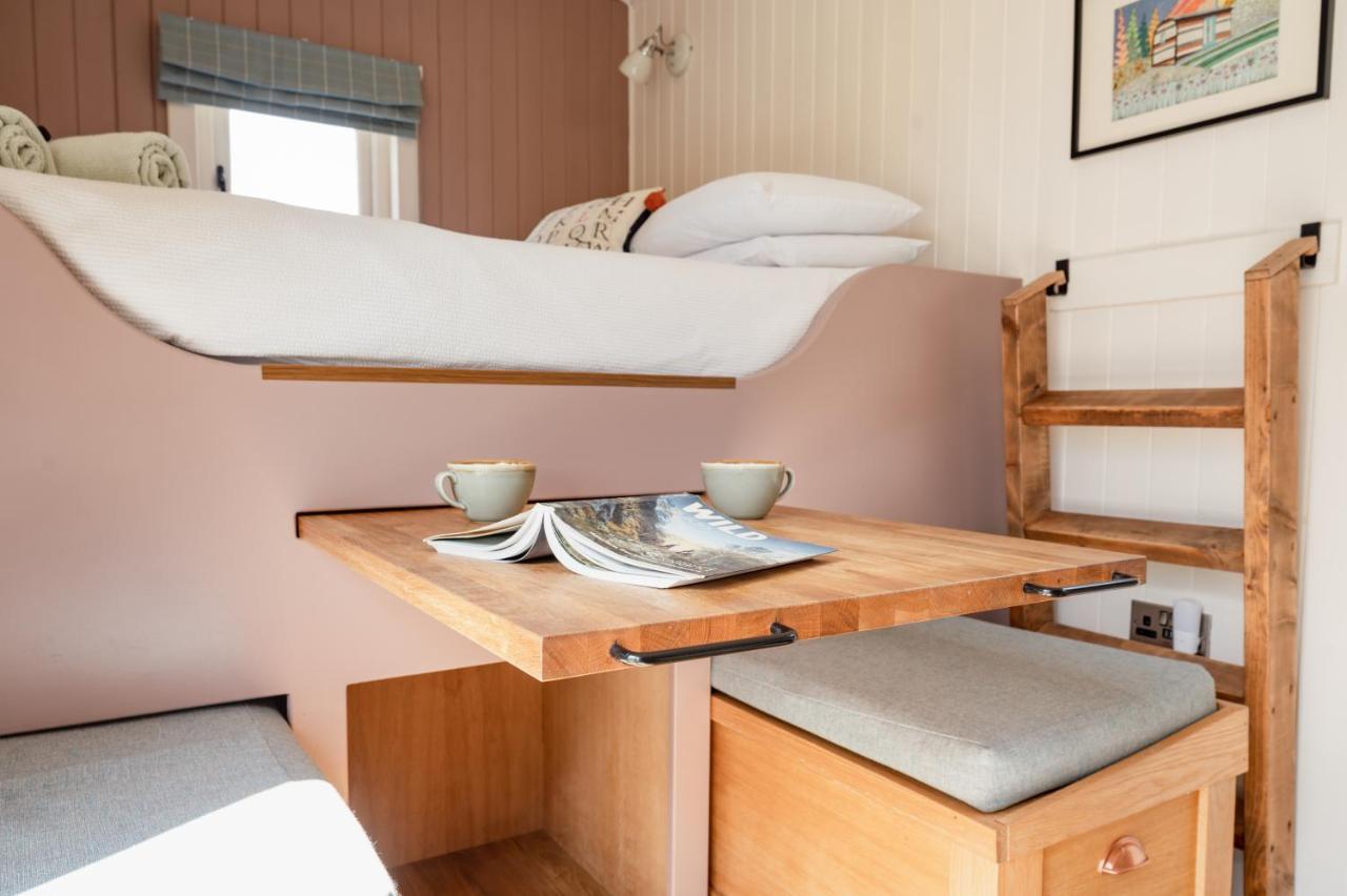 Highland Shepherd Huts เนธีบริดจ์ ภายนอก รูปภาพ